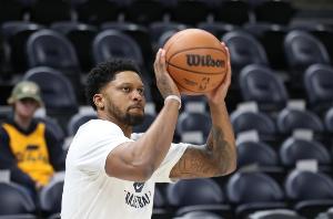 与迪亚斯的 与迪亚斯的